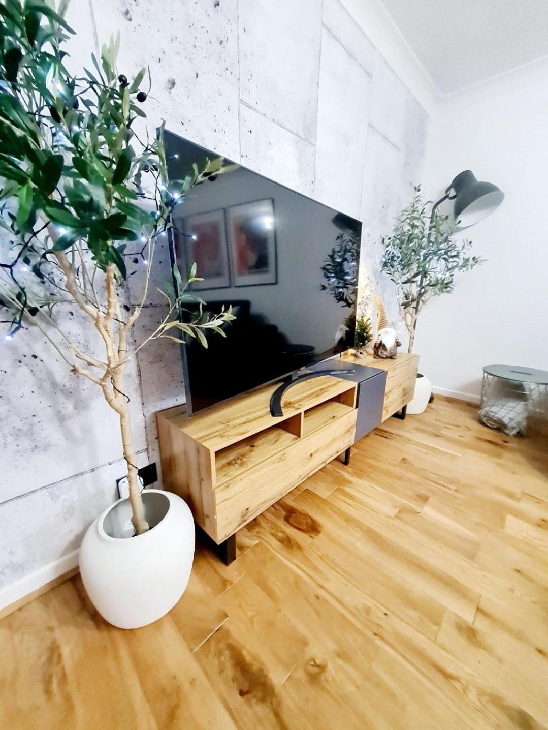 Bright 3Br Walking Distance To Town - Free Parking Apartment Glasgow Luaran gambar