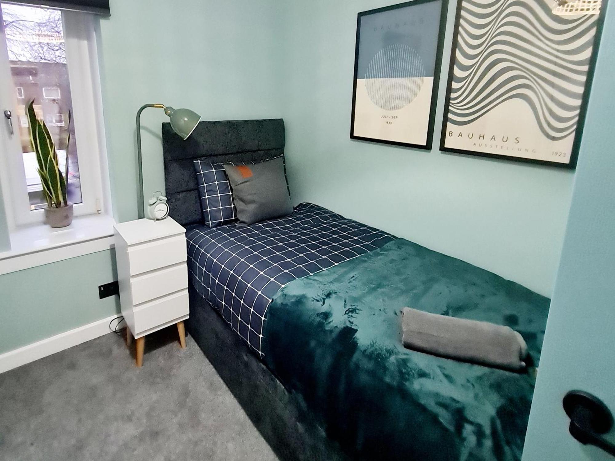 Bright 3Br Walking Distance To Town - Free Parking Apartment Glasgow Luaran gambar