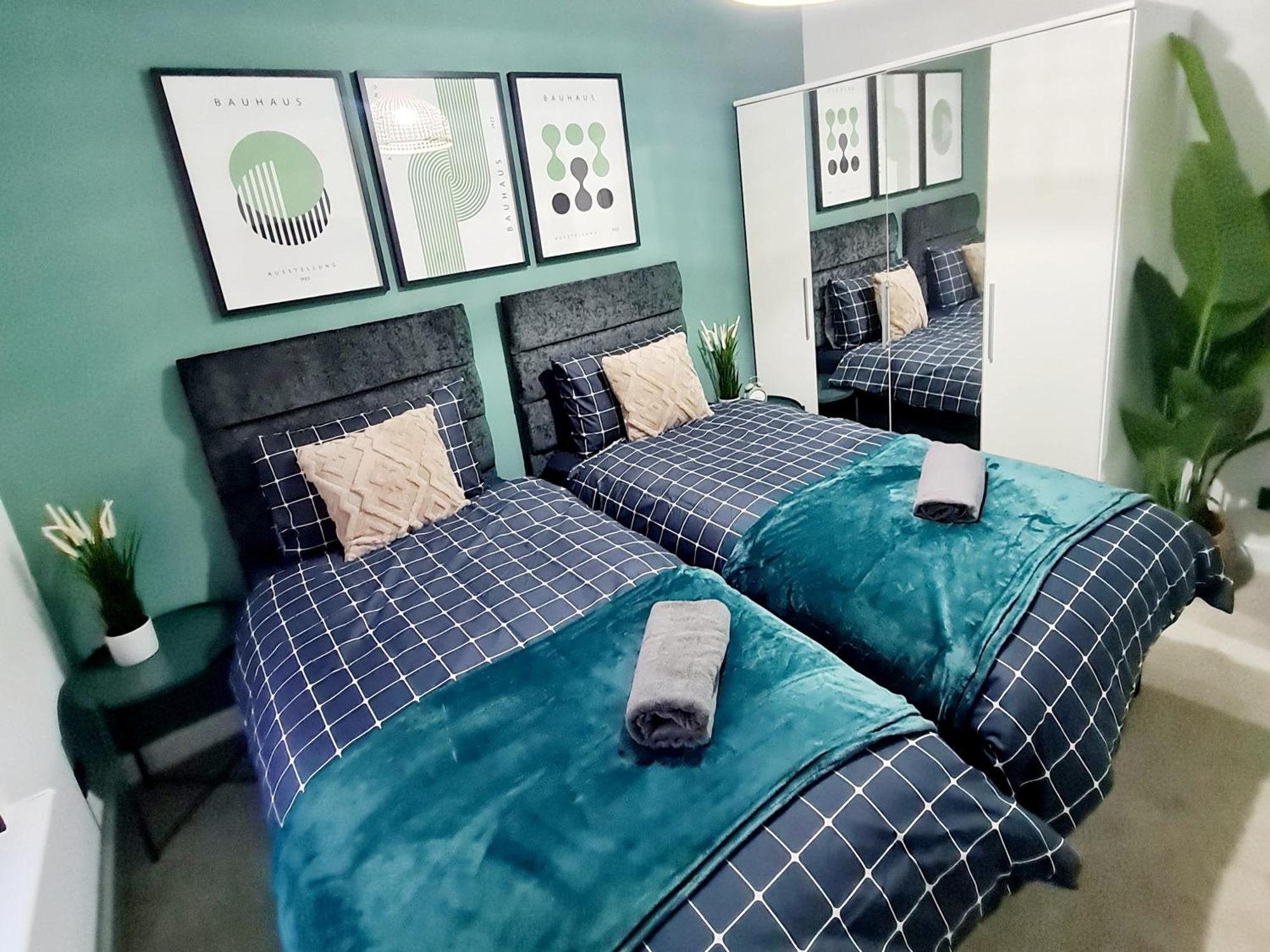 Bright 3Br Walking Distance To Town - Free Parking Apartment Glasgow Luaran gambar